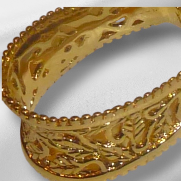 Shiny Gold Filigree, Silver Plated, Cut Out Design, Oval Open Hoop Earrings New - Picture 10 of 11